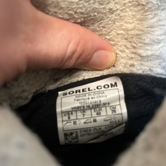 Sorel boots - Picture 5 of 5